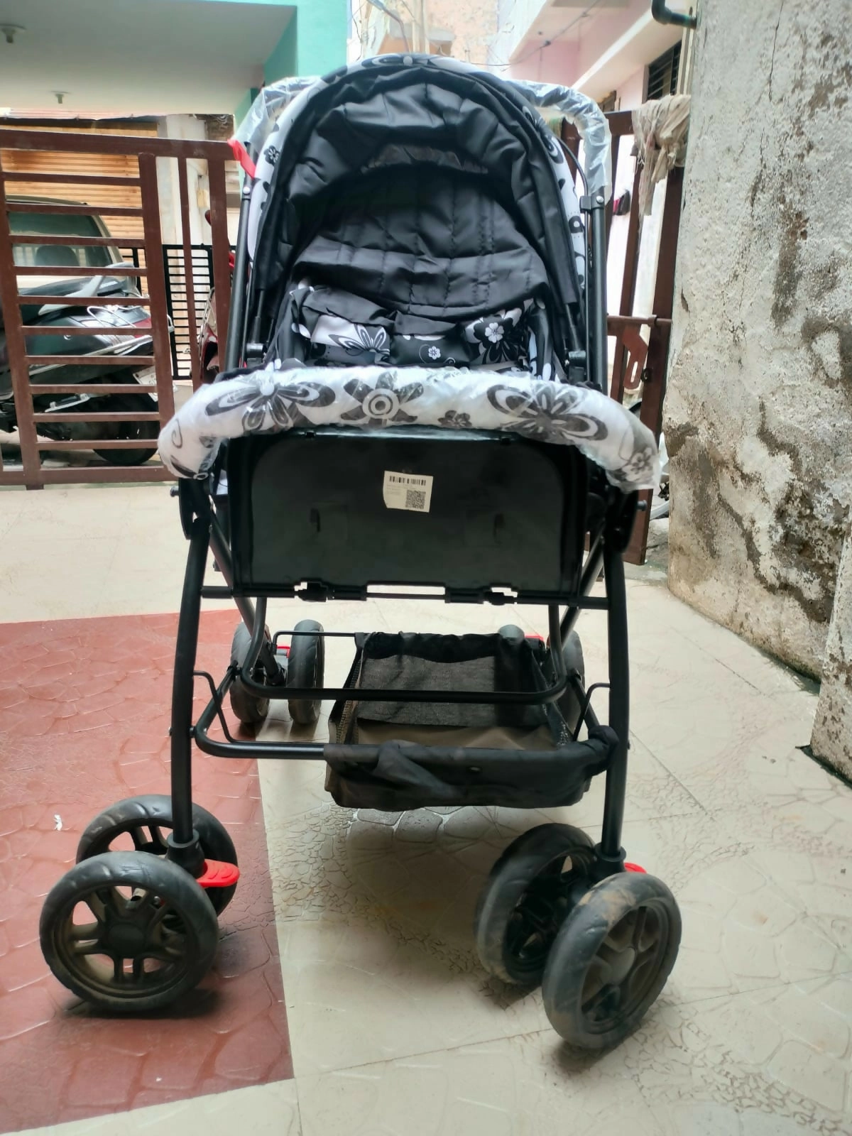 BABYHUG COSMO  Baby Stroller/Pram