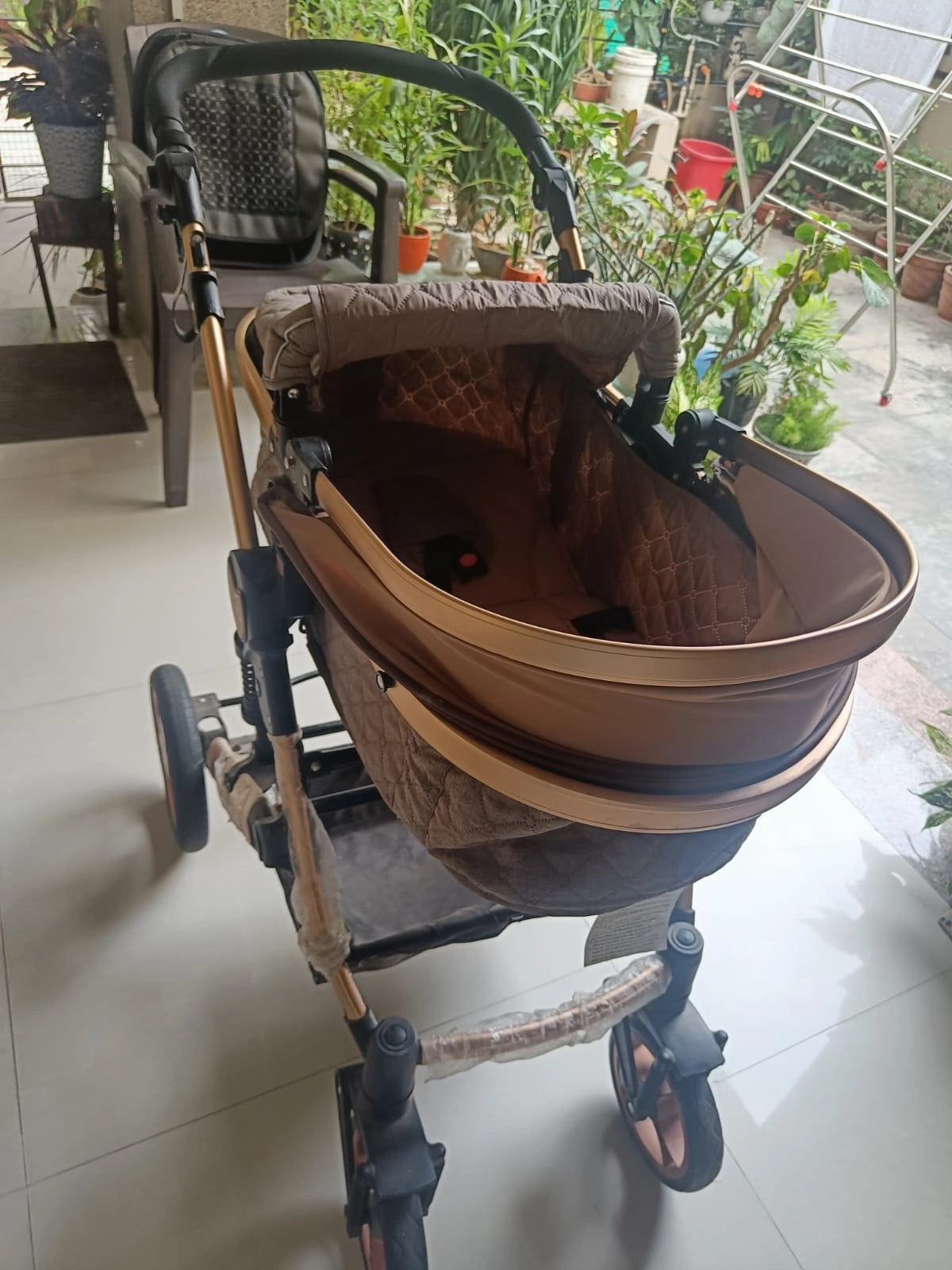 BABYHUG Majestic Stroller/Pram Cum Carry Cot with Canopy - Beige