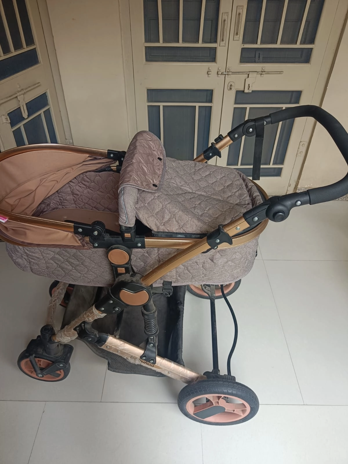 BABYHUG Majestic Stroller/Pram Cum Carry Cot with Canopy - Beige