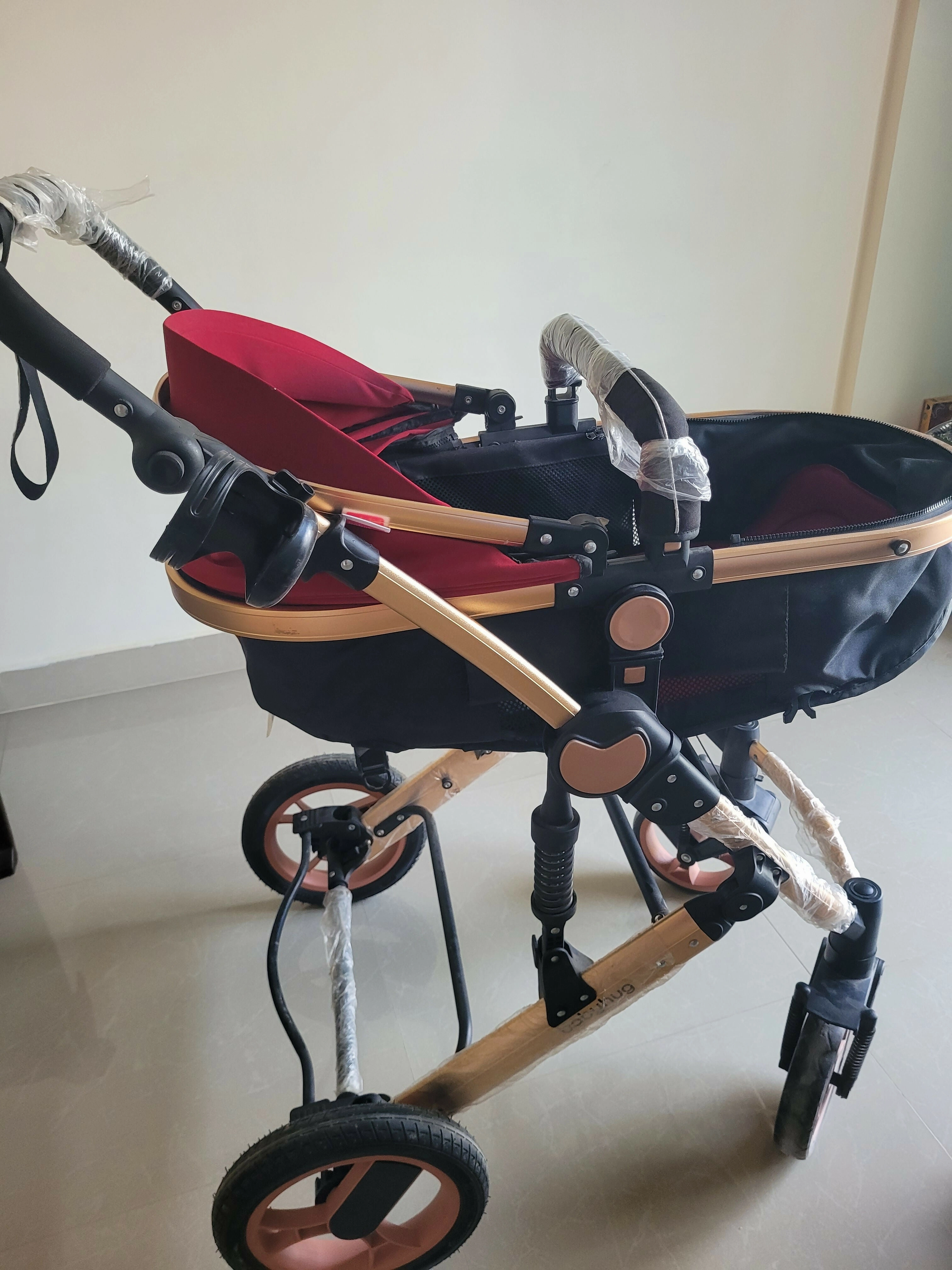 BABYHUG Majestic Stroller/Pram