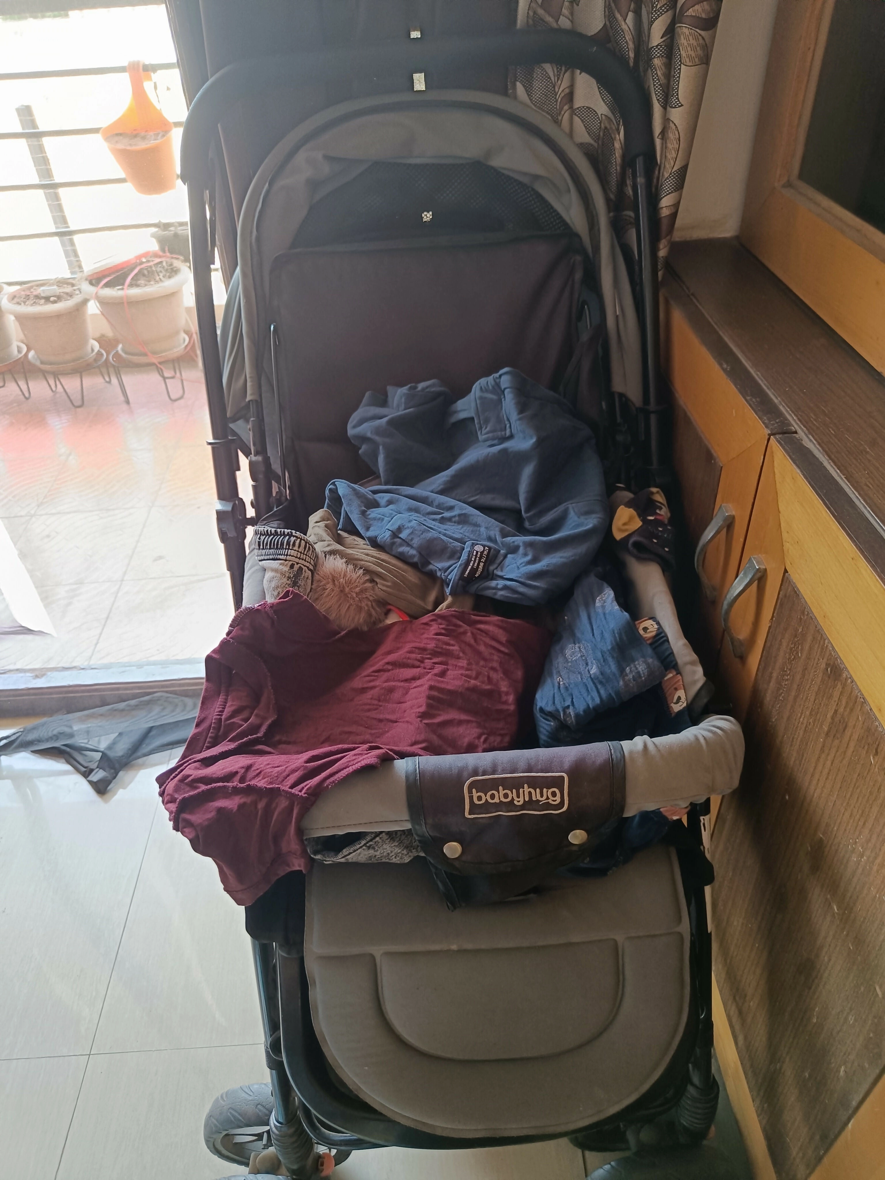 BABYHUG  Symphony Stroller/ Pram  With Reverisble Handle