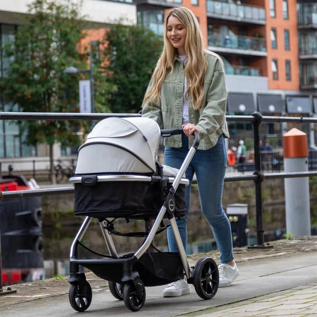 Babymore Mimi Travel System Coco i-Size Car Seat with Isofix Base - Silver