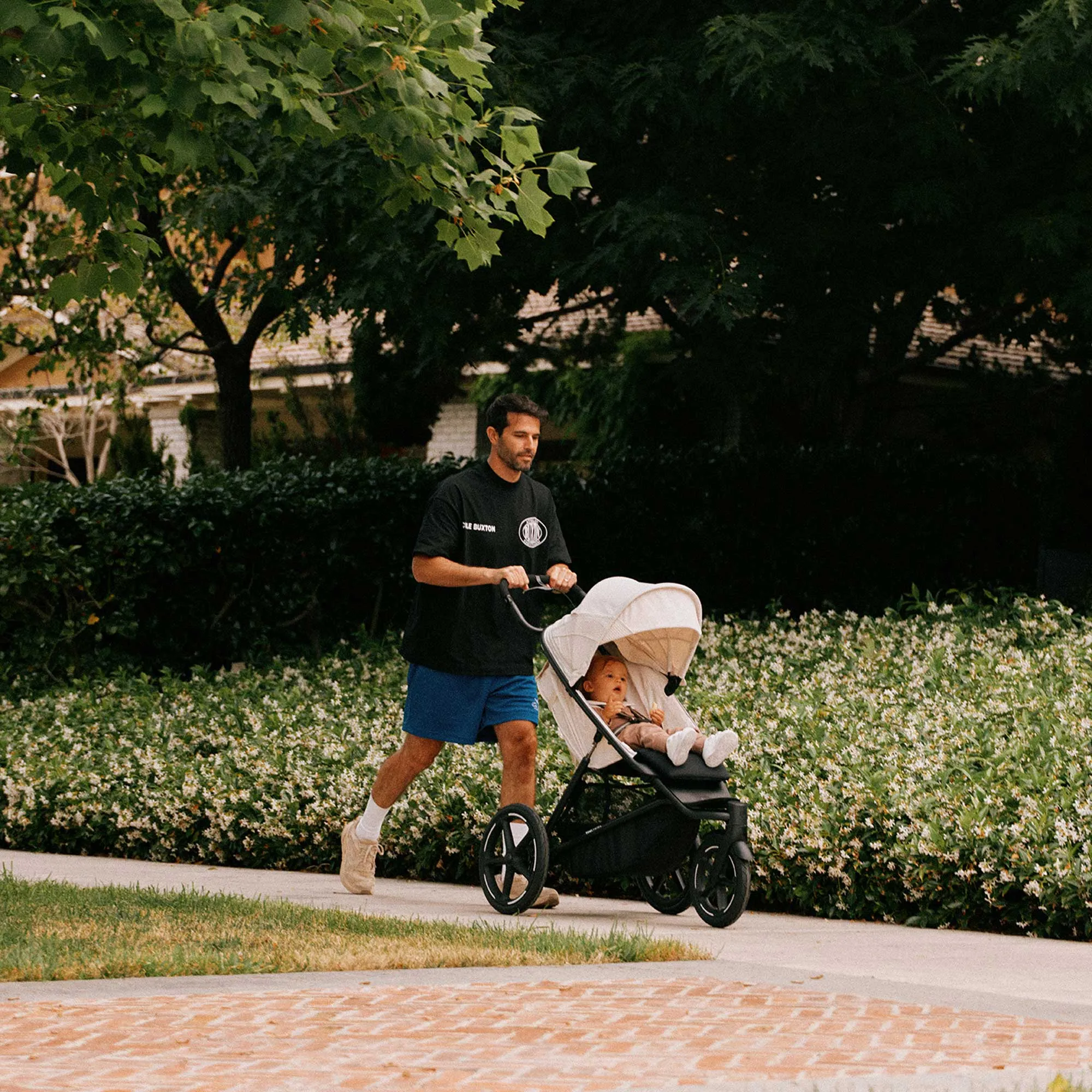 Cybex Avi Spin - Moon Black