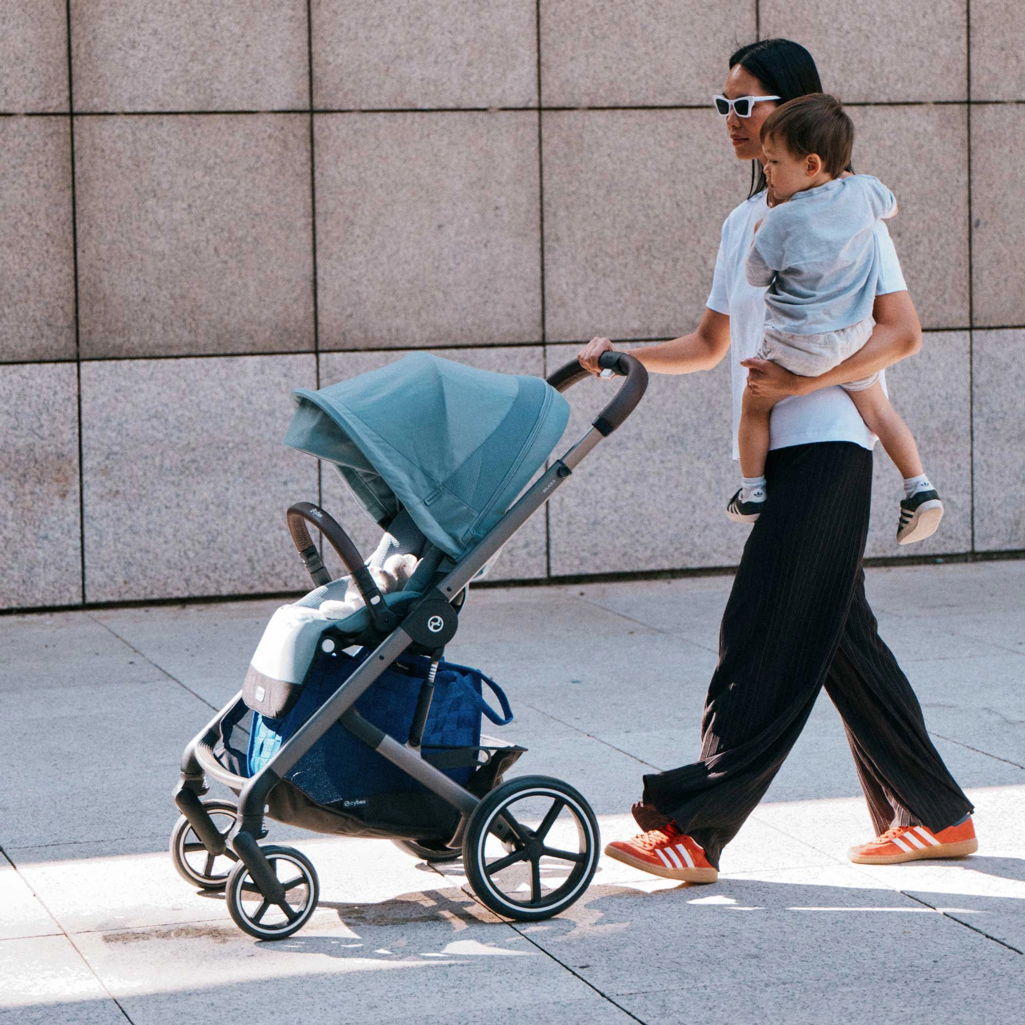 Cybex Balios S Lux Essential Bundle - Black/Moon Black