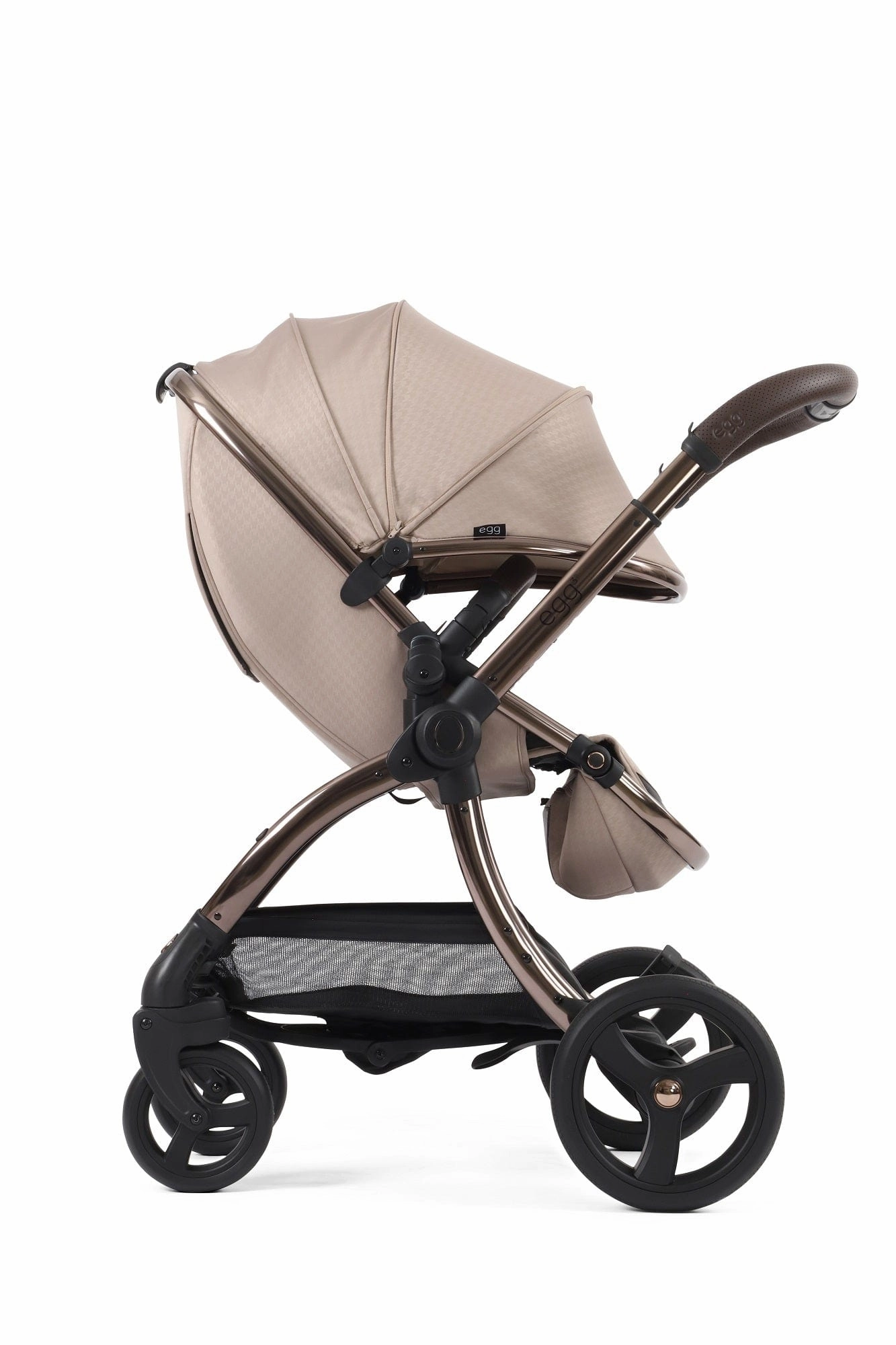 Egg 3 Luxury Shell i-Size Travel System - Houndstooth Almond (with FREE Mamaroo)