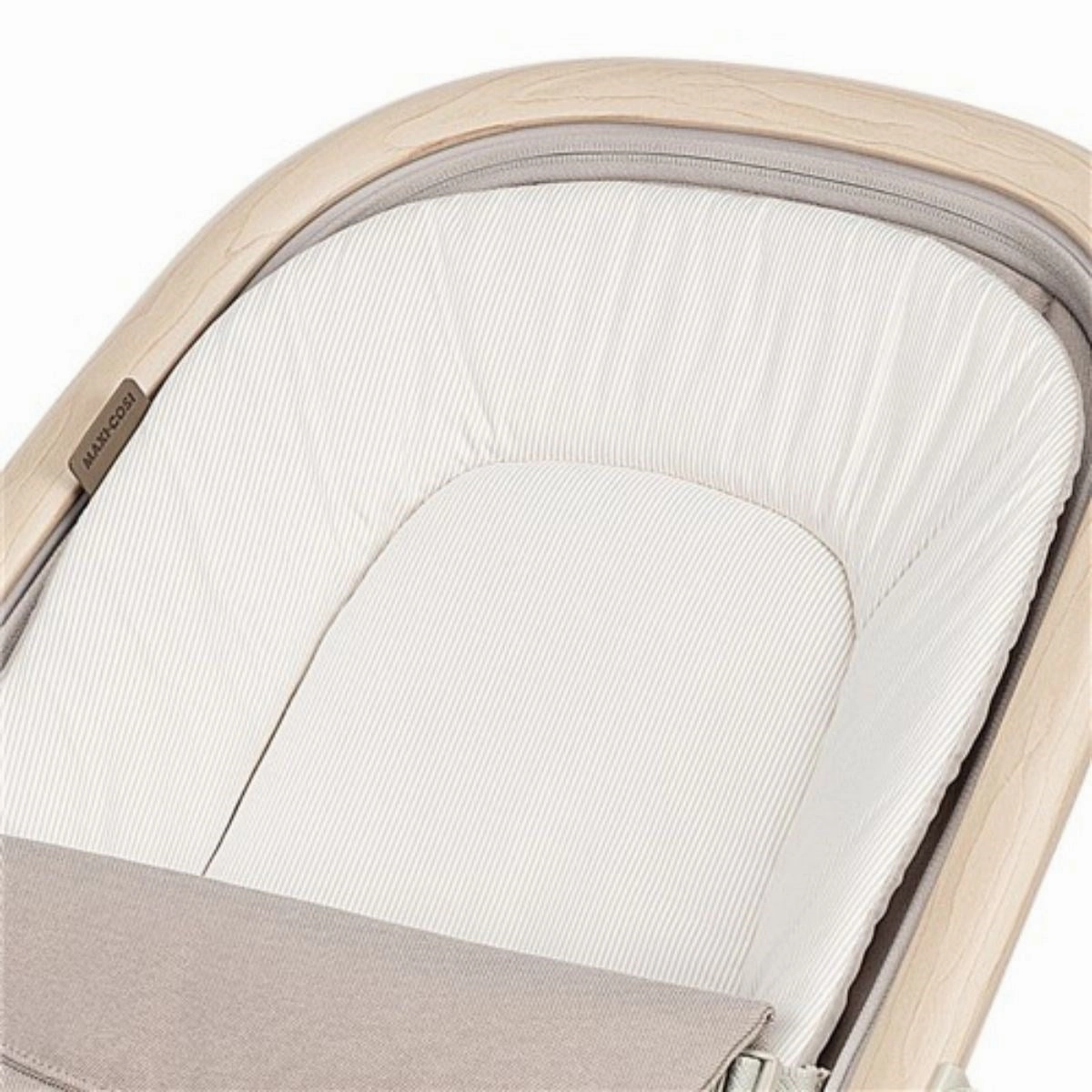 Egg 3 Premium Travel System Bundle in Feather, With Car Seat & Base