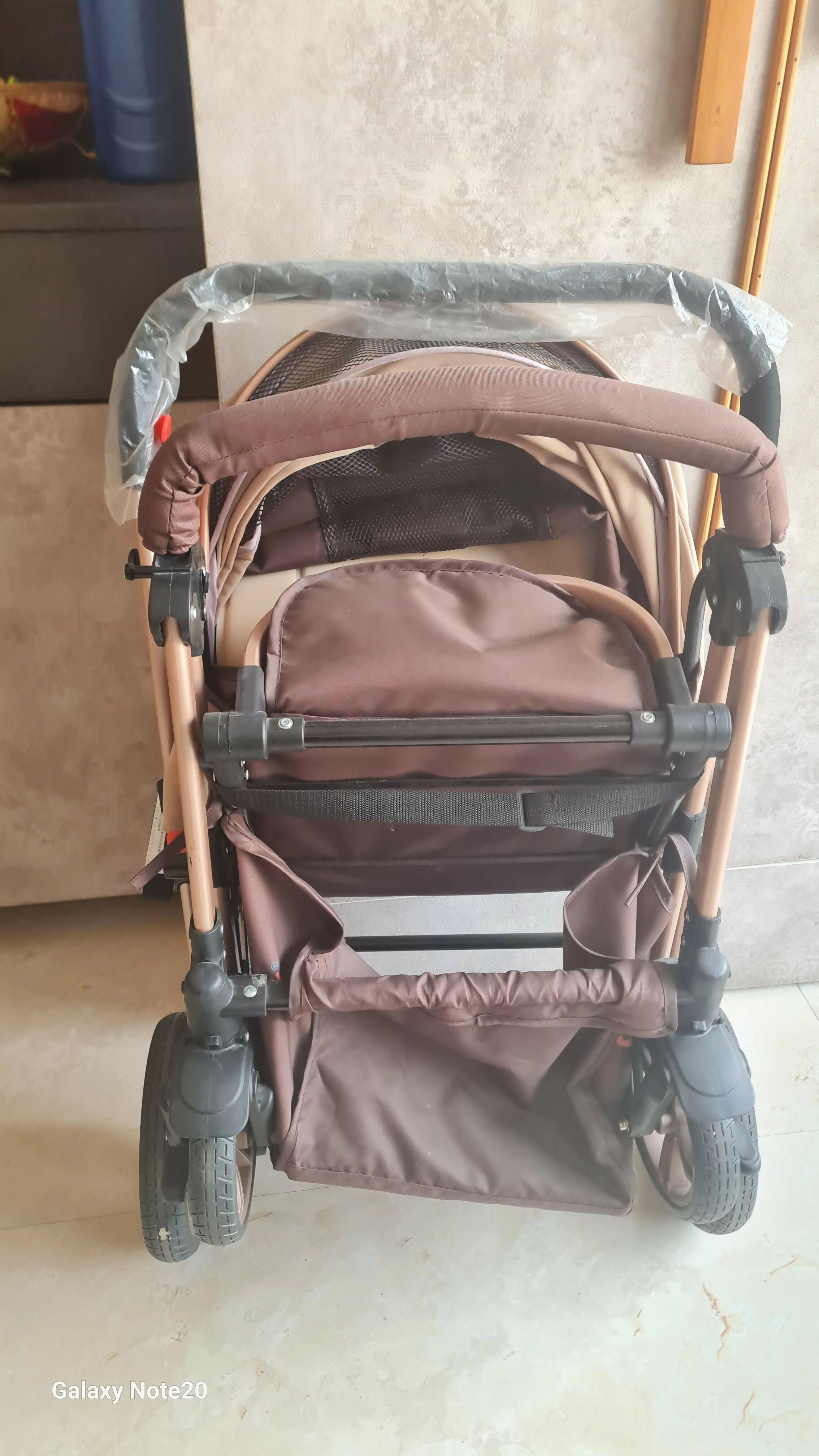 HUNY HUNY 3- in-1  Reversible Stroller/Pram Khakhee Rubber Wheels