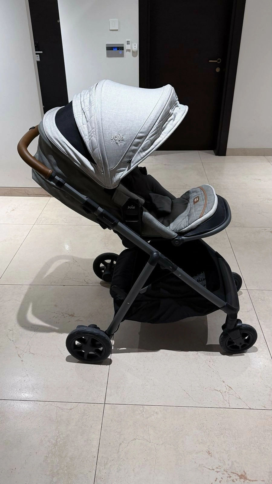 JOIE Aeria Baby Stroller/Pram  Reversible & Height-Adjustable Seat Pram