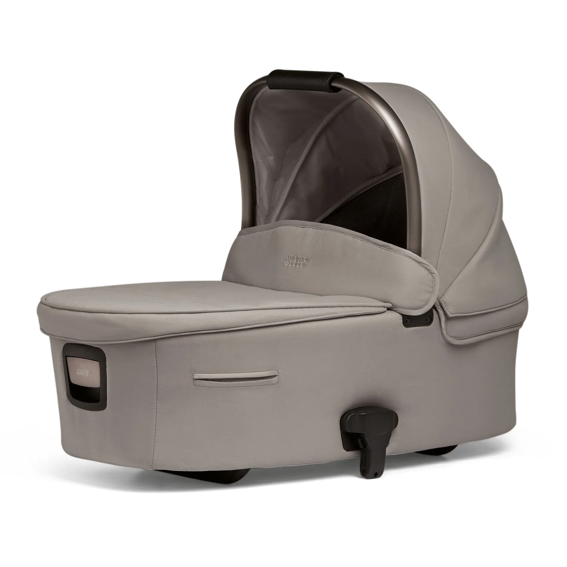 Mamas & Papas Ocarro 9 Piece Maxi-Cosi Travel System in Studio