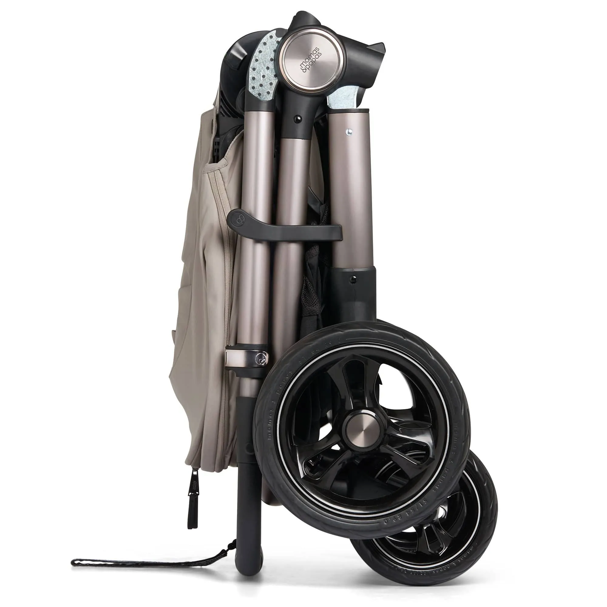 Mamas & Papas Ocarro 9 Piece Maxi-Cosi Travel System in Studio