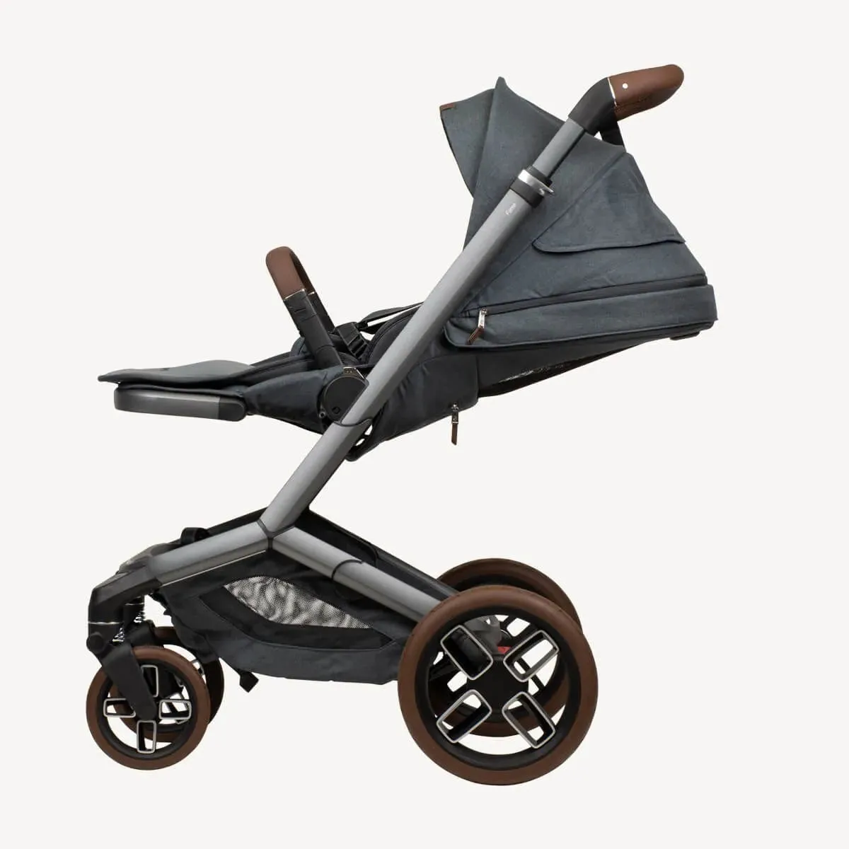 Maxi Cosi Fame Stroller and Bassinet - Twillic Graphite