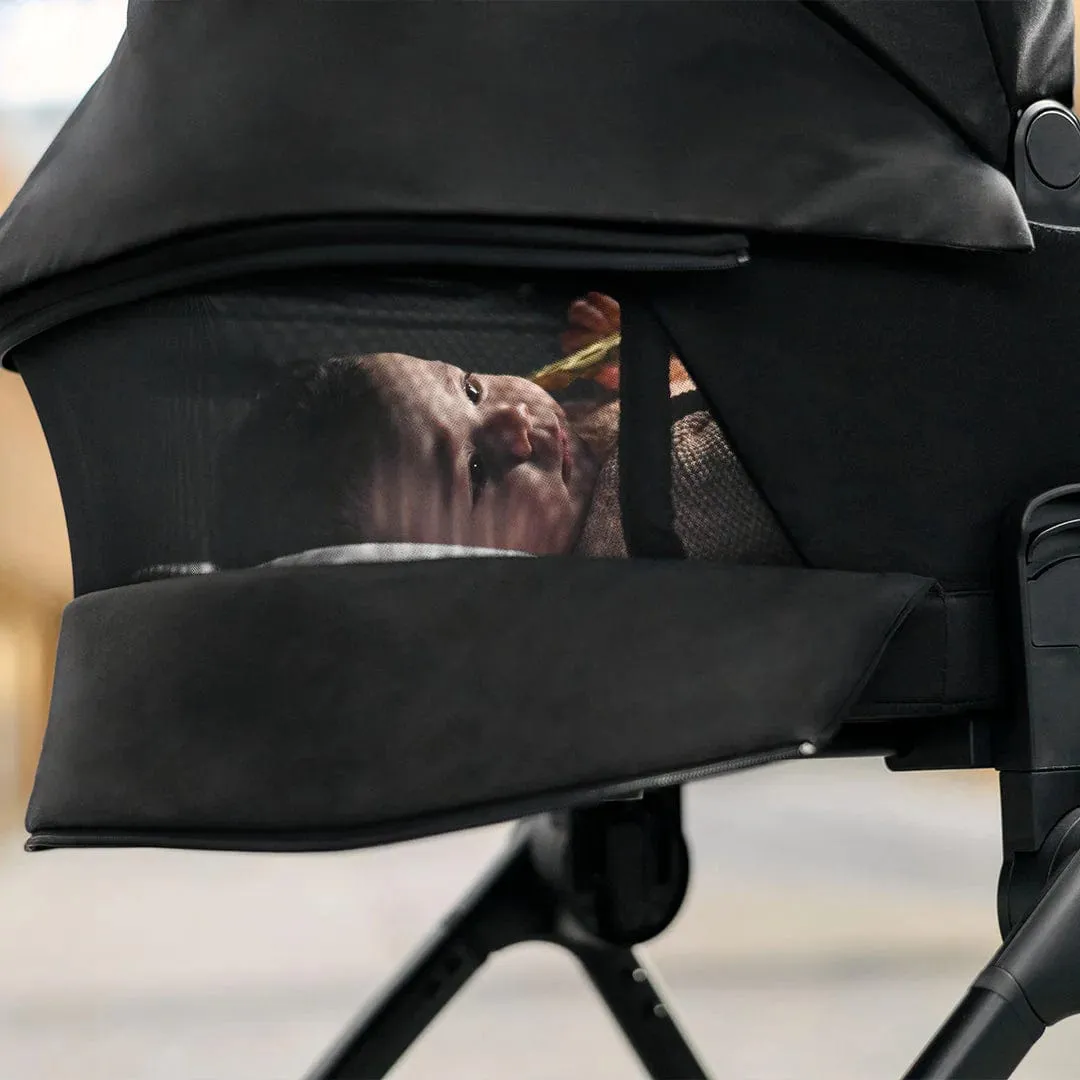 Maxi Cosi Oxford Pushchair 7 Pieces Essential Bundle - Twillic Black