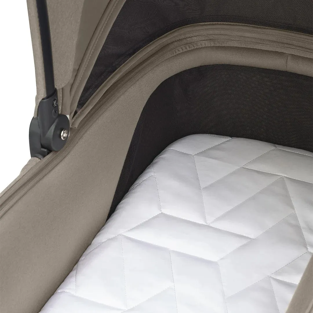 Maxi Cosi Oxford Pushchair 7 Pieces Essential Bundle - Twillic Truffle