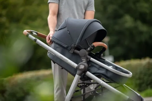 Maxi Cosi Zelia Max 5-in-1 Modular Travel System
