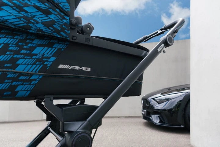 Mercedes-AMG GT2 Stroller (Limited Edition) - Hyper Blue