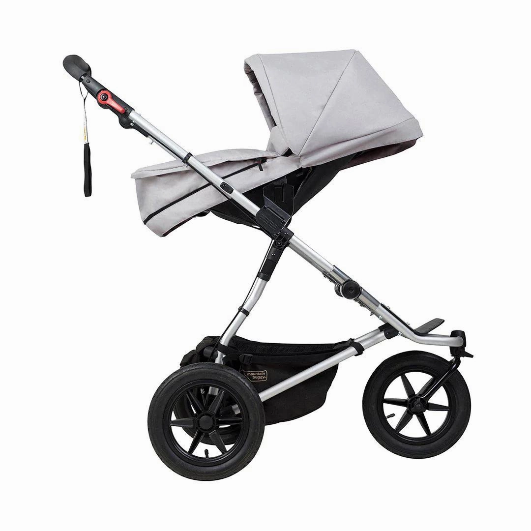 Mountain Buggy Urban Jungle Pushchair   Urban Jungle Carrycot Plus - Silver