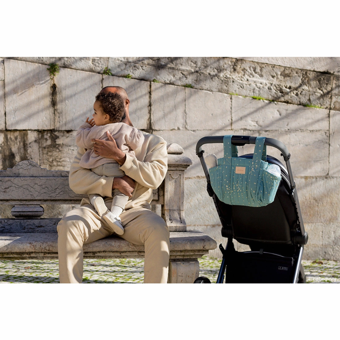 nobodinoz Hyde Park Stroller Organizer Gold Confetti/ Magic Green