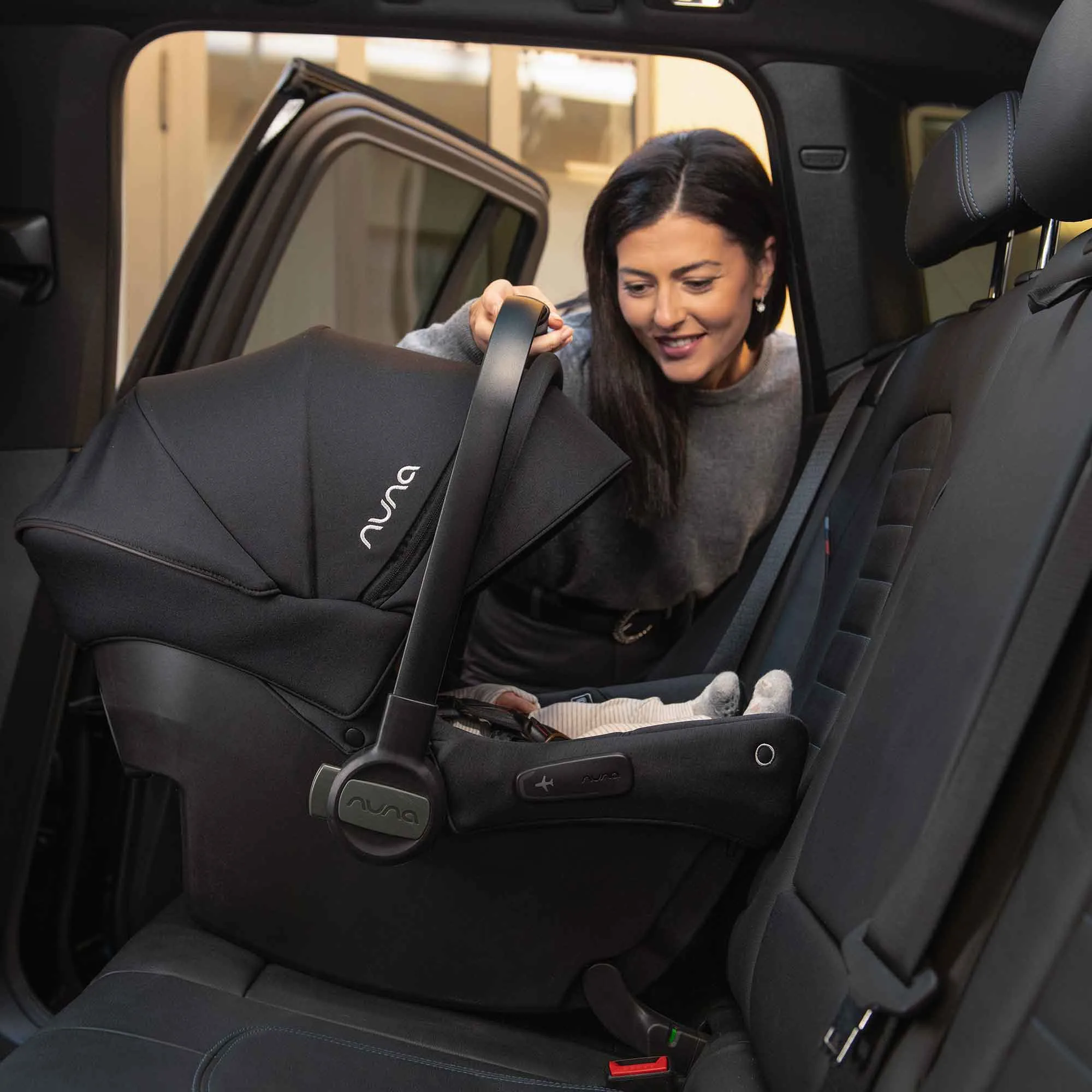 Nuna IXXA   PIPA Urbn Bundle - Caviar