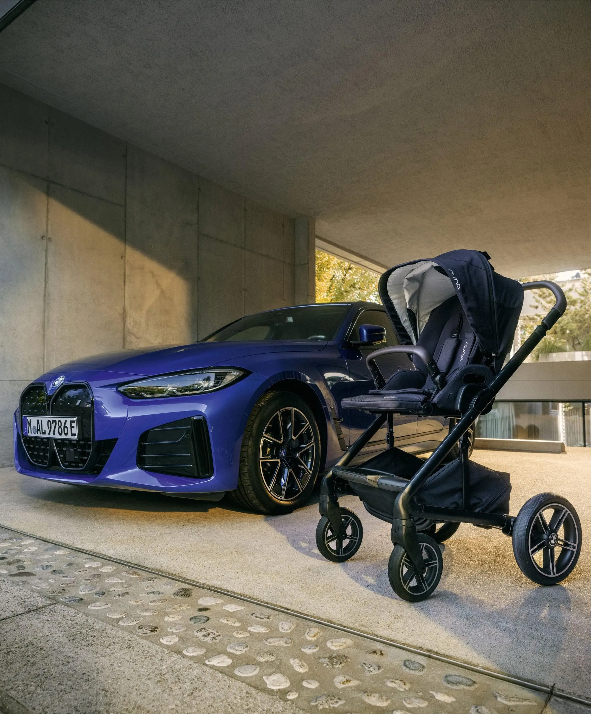 Nuna MIXX Next BMW Pushchair Bundle with PIPA Urbn Car Seat (3-Pieces)  Element
