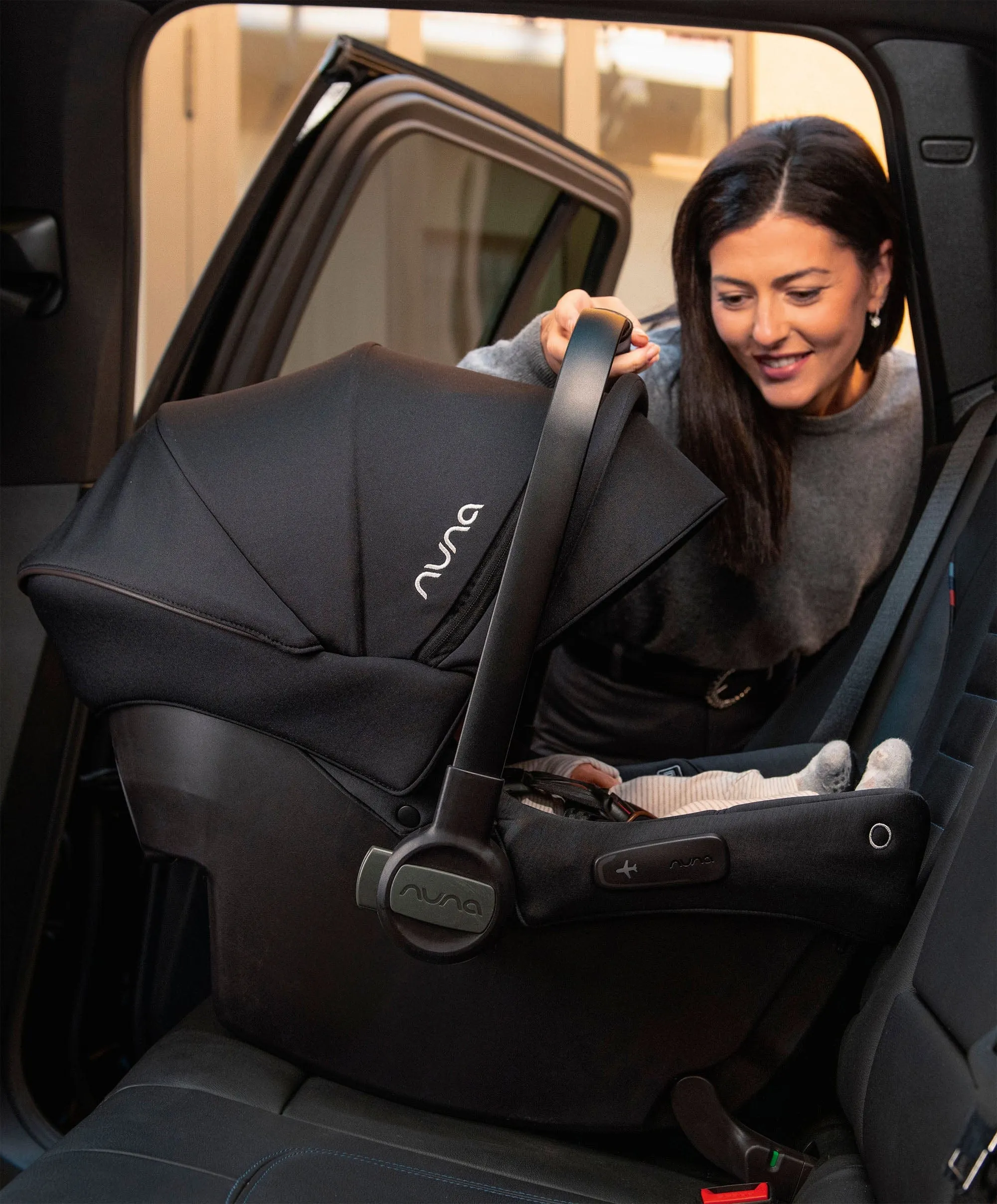 Nuna MIXX Next Urbn Bundle with PIPA Urbn Car Seat - Biscotti