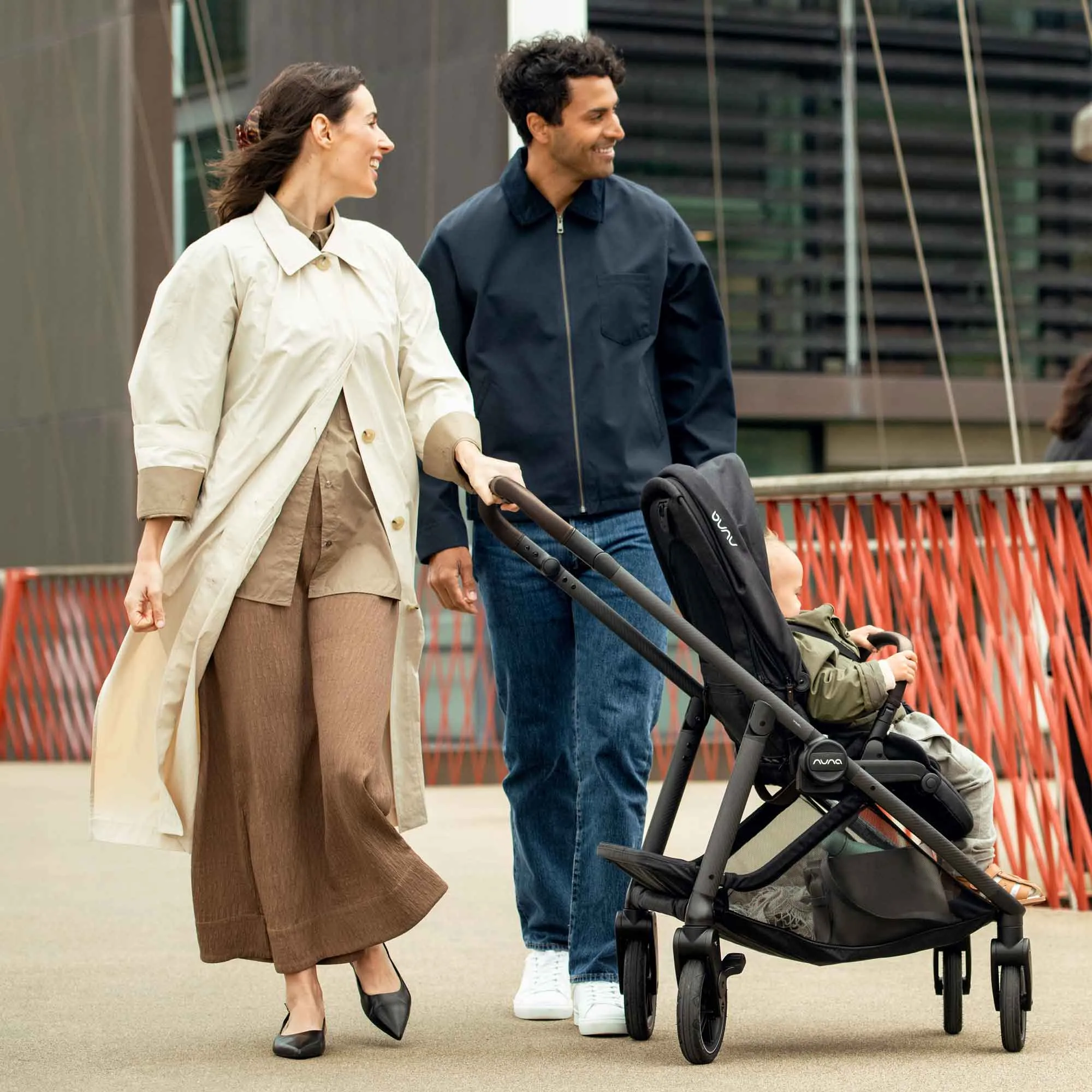 Nuna SWIV & ARRA Flex & BASE Curv Bundle - Caviar