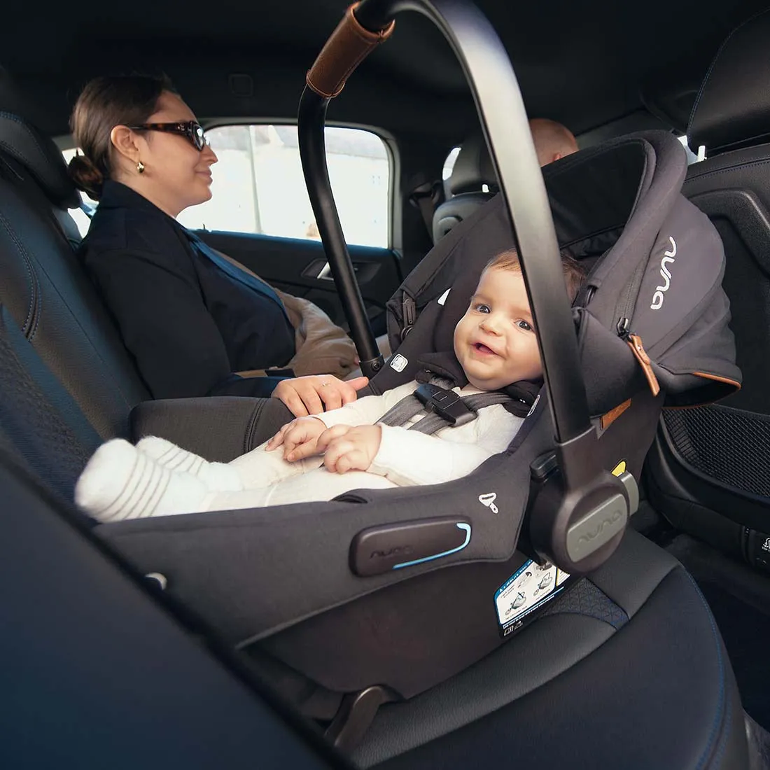 Nuna SWIV   PIPA urbn Travel System