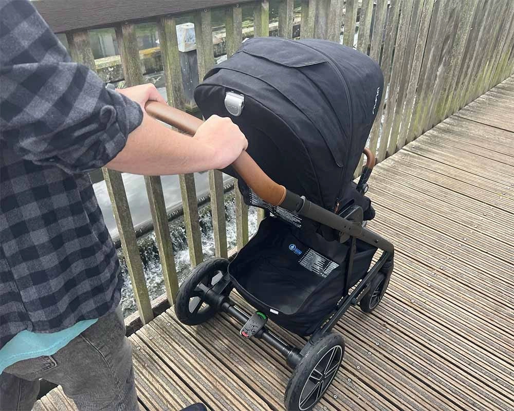 Nuna - Mixx Next Pushchair - Caviar/Chocolate