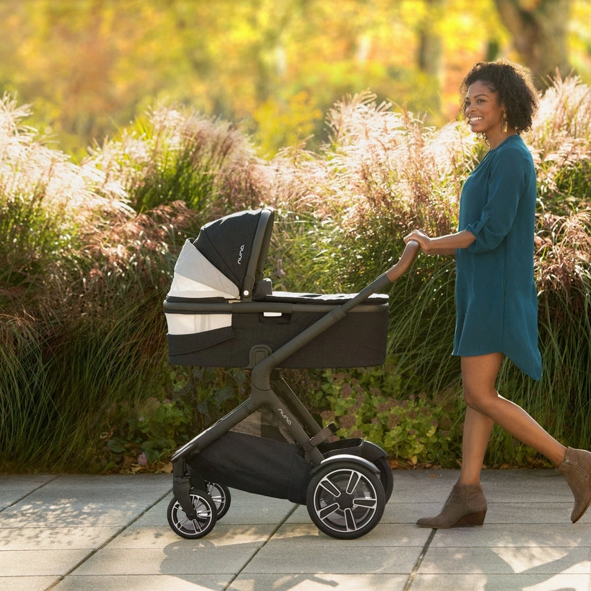 Nuna Demi Grow Bassinet   Stand
