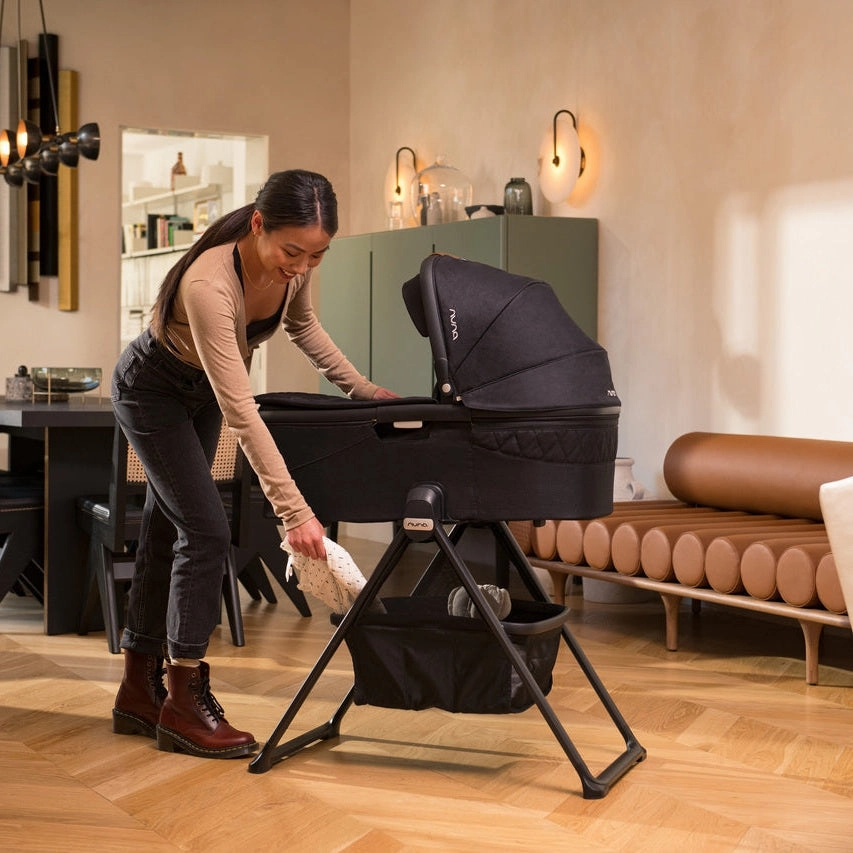 Nuna Demi Grow Bassinet   Stand