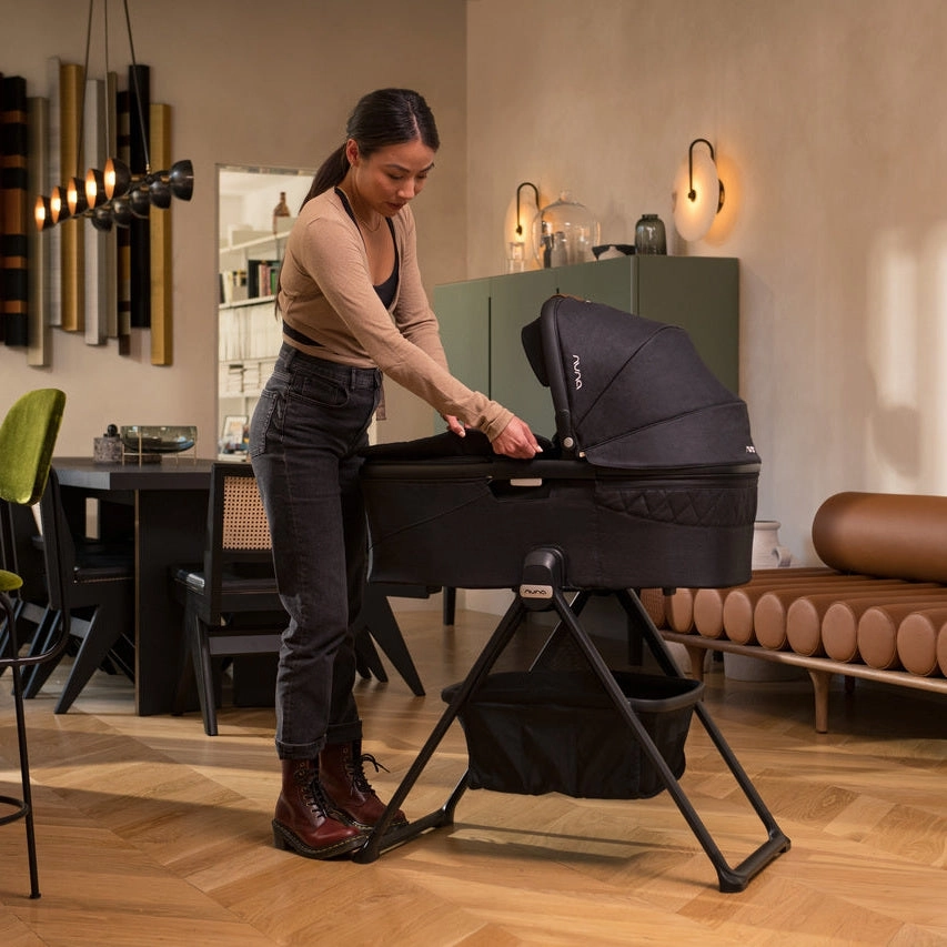 Nuna Demi Grow Bassinet   Stand