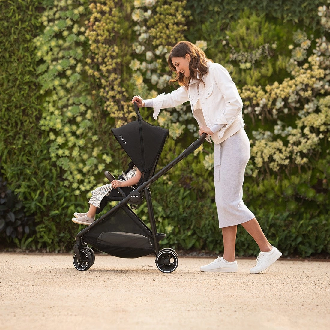 Nuna IXXA Next (PIPA Urbn) Travel System - Caviar
