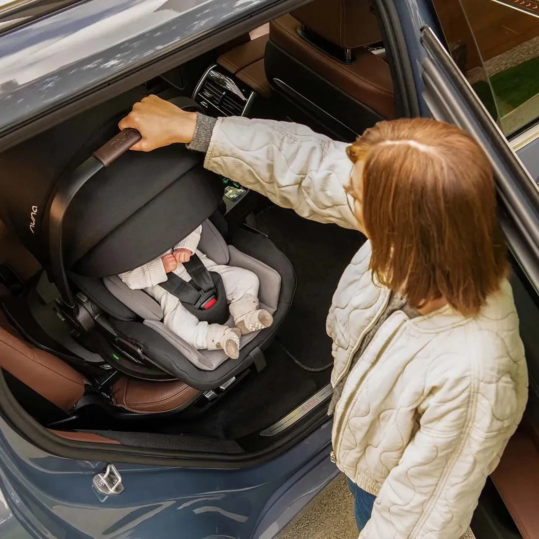 Nuna Mixx Next   Mixx Next Carry Cot   Arra Flex   Base Curv Travel System - Caviar