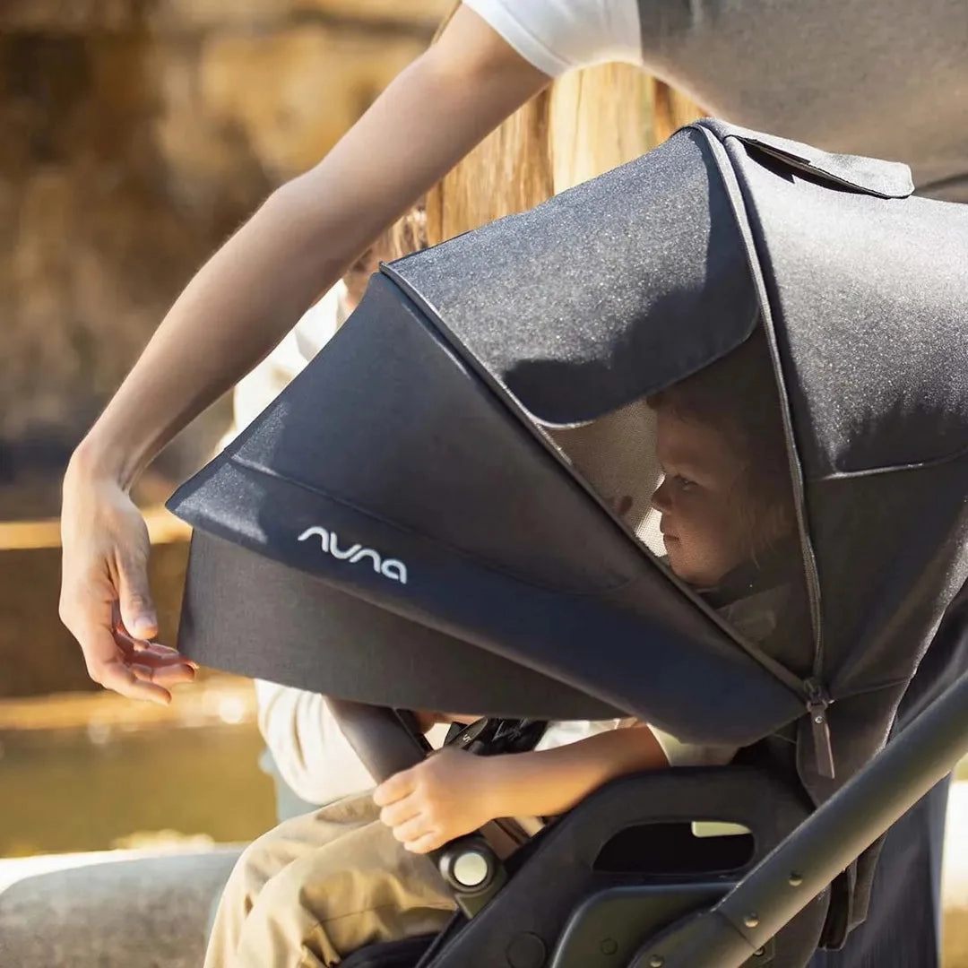 Nuna Mixx Next   Mixx Next Carry Cot   Arra Flex   Base Curv Travel System - Caviar