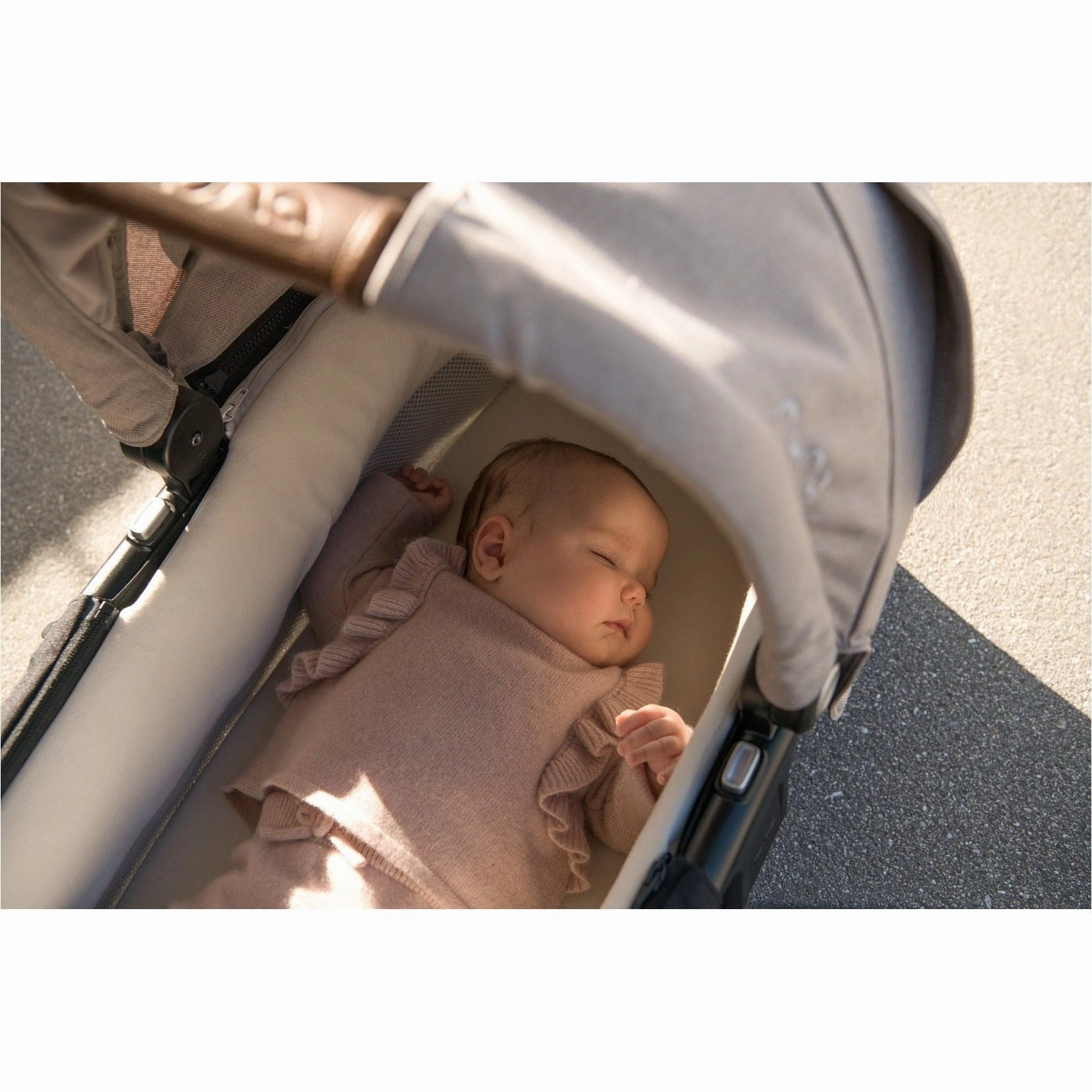 Nuna TRIV Carry Cot - Timber