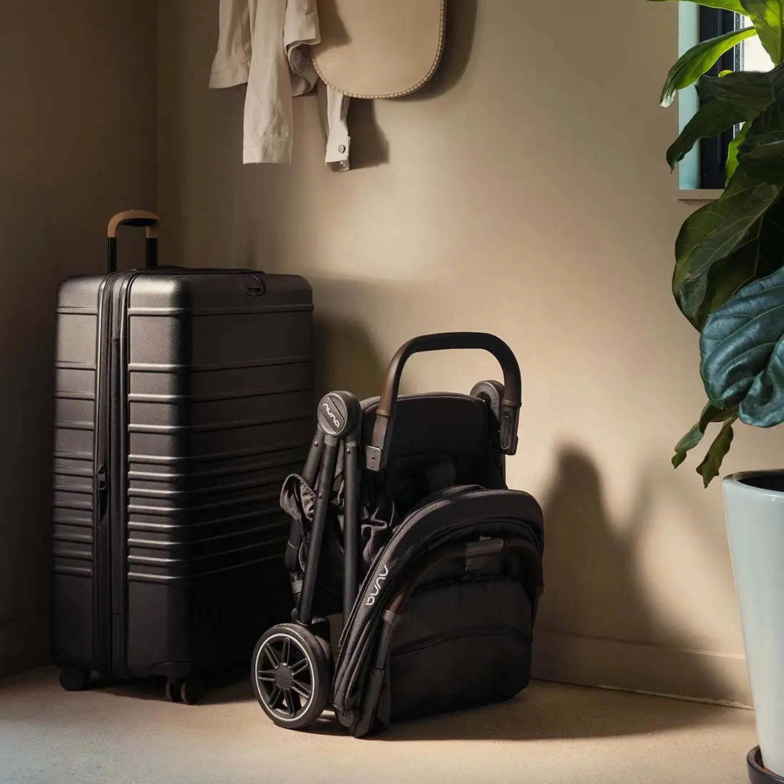 Nuna Trvl Stroller - Ocean (w/ rain cover & travel bag)
