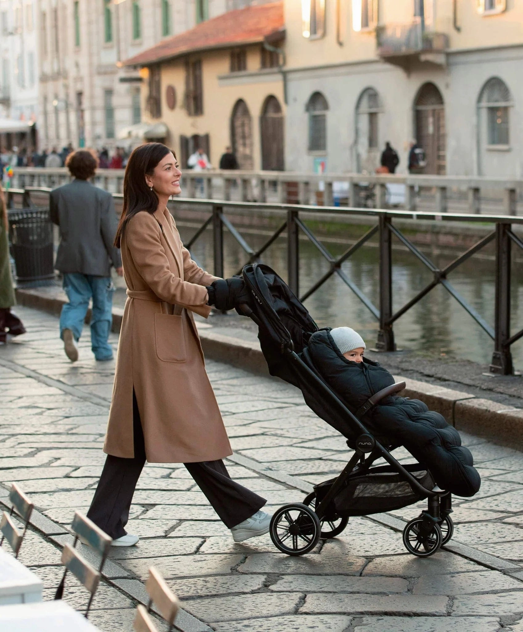 Nuna Winter Stroller Footmuff Set (inc. Gloves and Bag) in Caviar