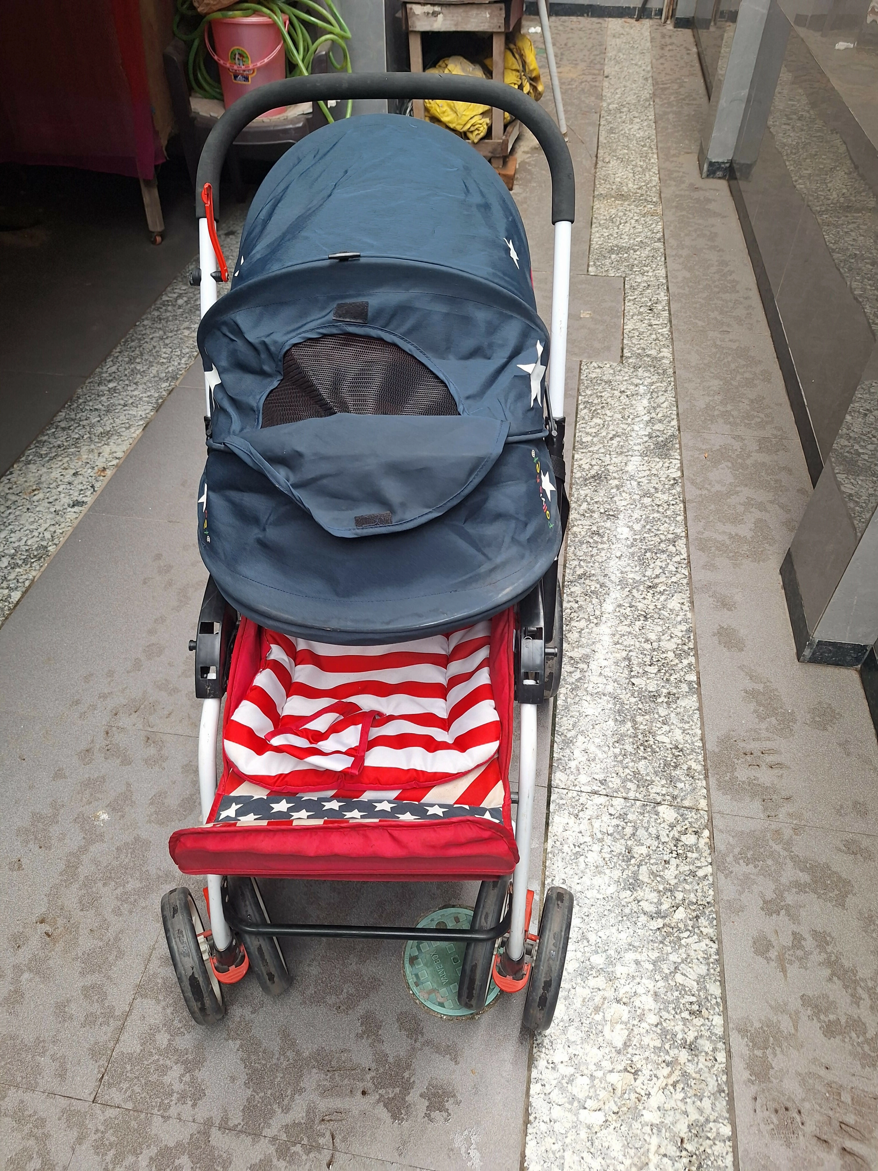 POLLYPET Pram - Red and blue