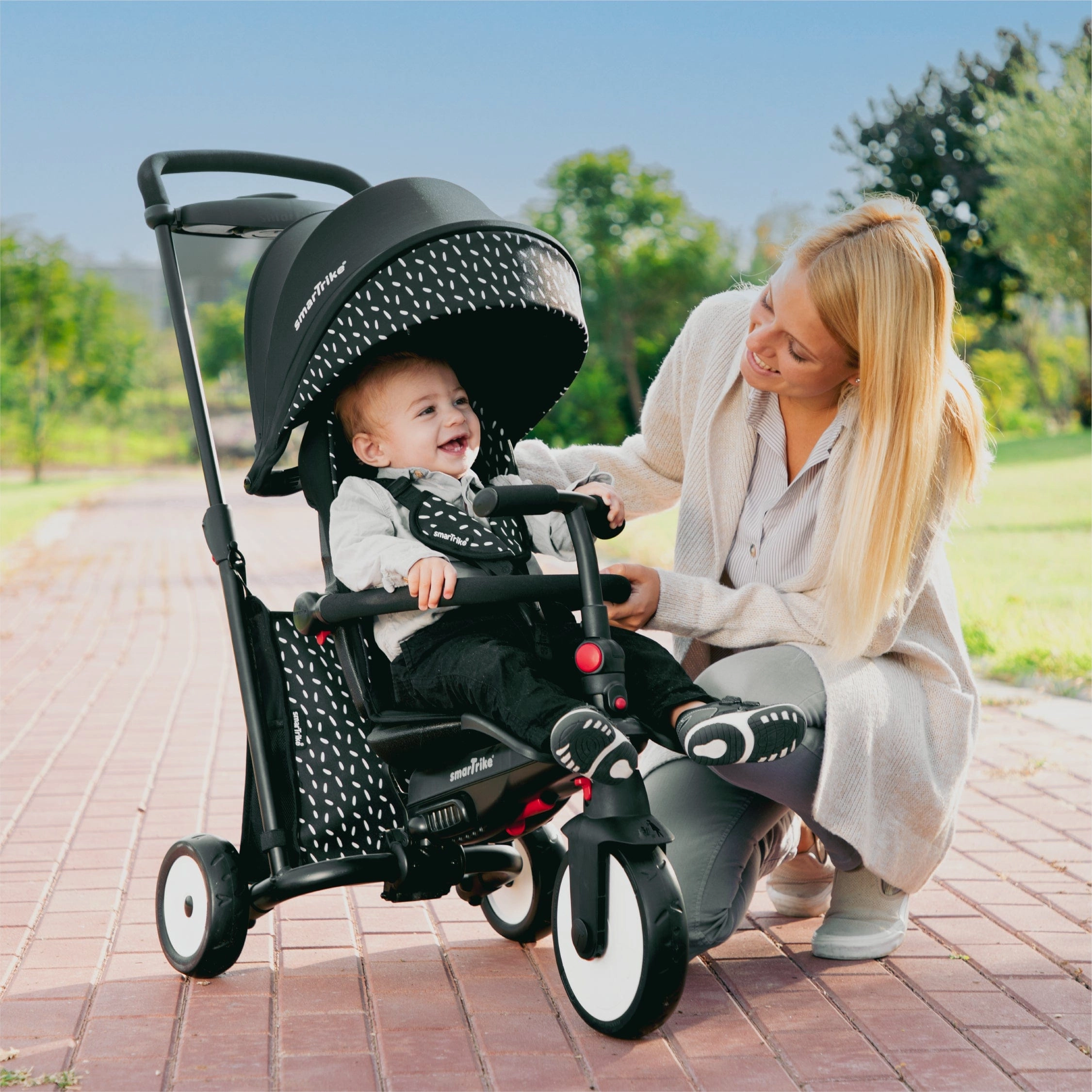 SmarTrike Trike / Stroller STR5 - Black & White