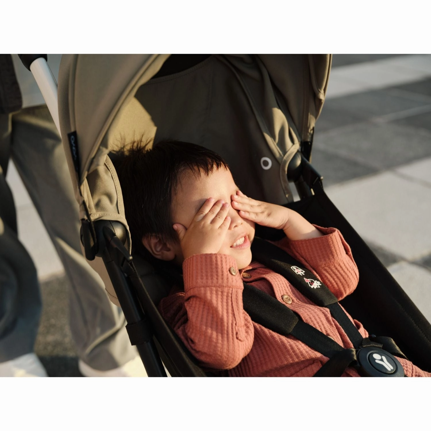 Stokke YOYO 6  Baby Stroller Set - Black Frame with Taupe 6  Color Pack