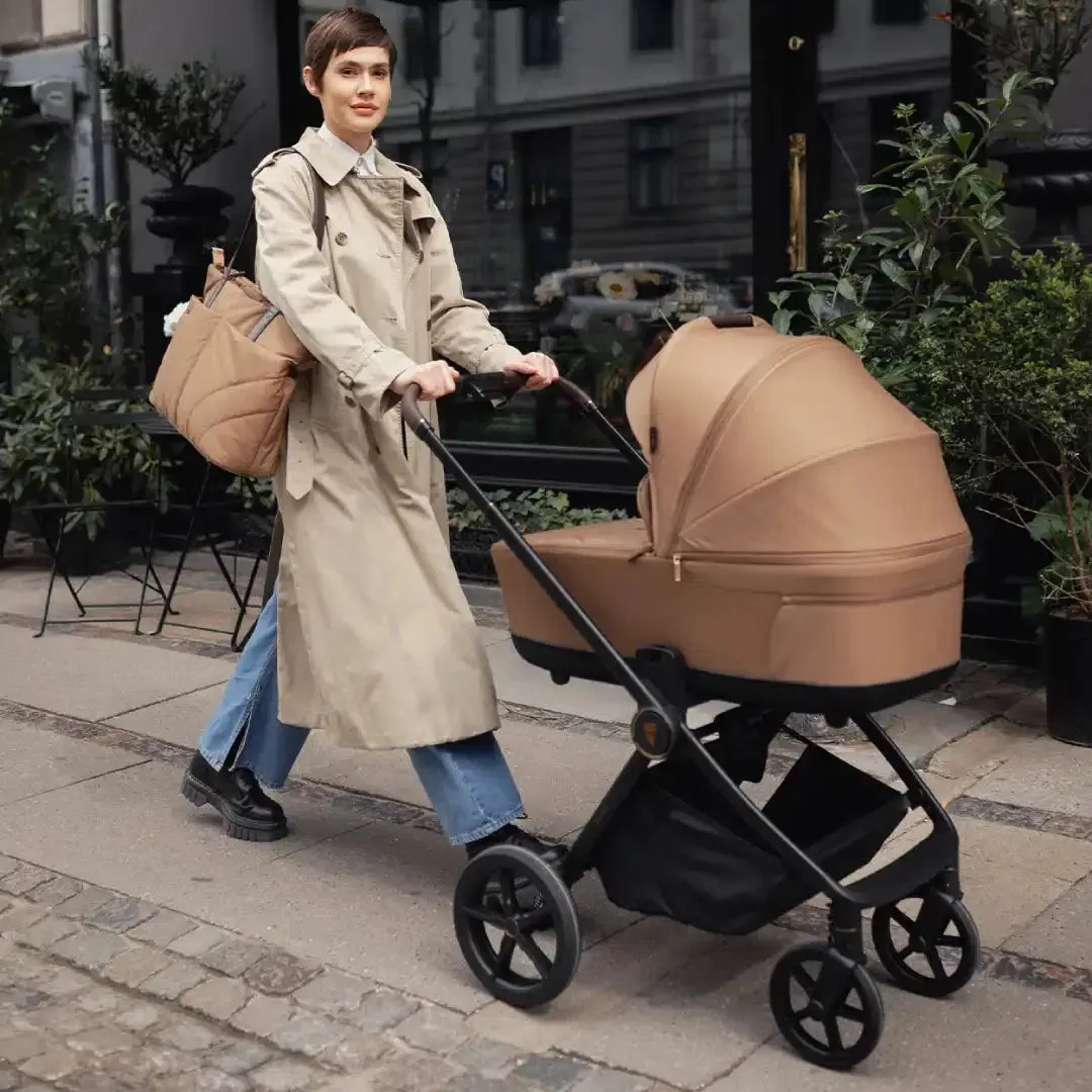 Venicci Claro 3 In 1   Isofix Base The Complete Travel System Bundle - Caramel